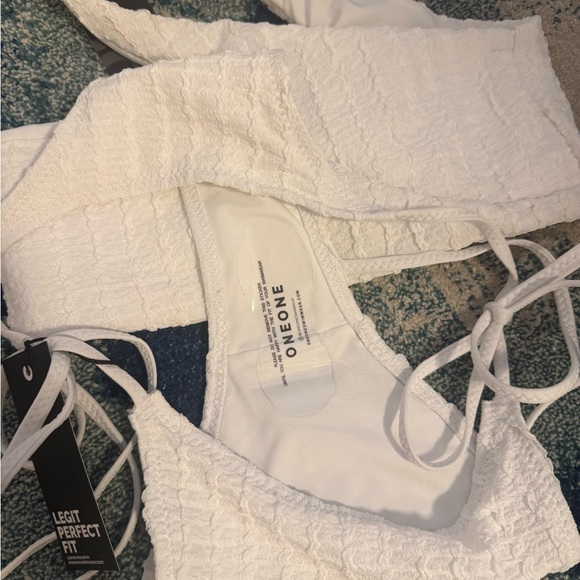 OneOne coconut milk bikini - Picture 3 of 4